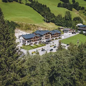 avenida-mountain-lodges-saalbach-by-alpin-rentals.saalbachhinterglemmhotels.com/