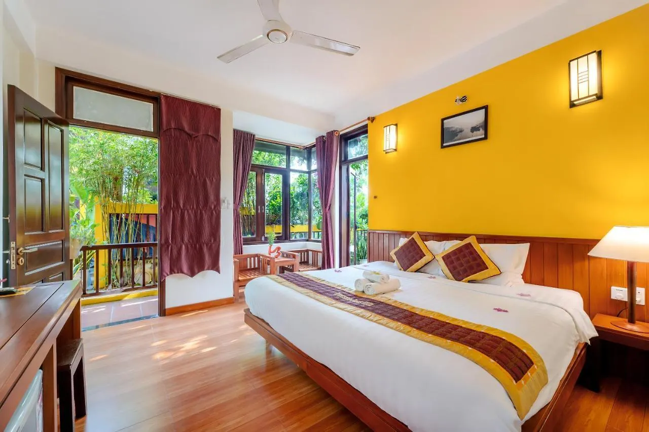 Hoi An Green Riverside Oasis Villa 3*, Hoi An